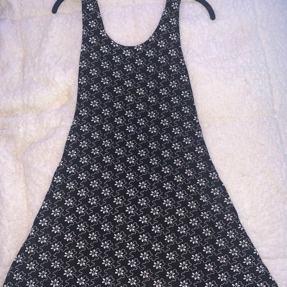 Dress - Picture 1 of 9